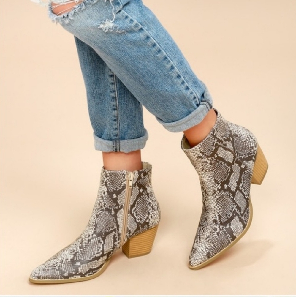 Coconuts by Matisse Ankle Bootie